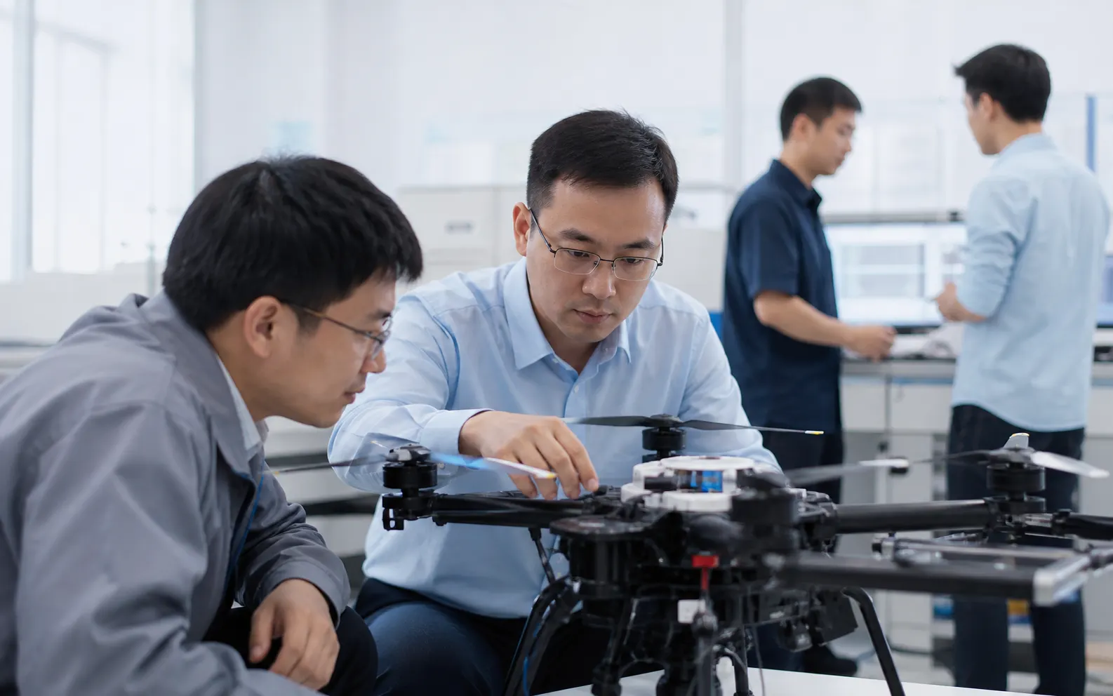 威盾与西南交通大学化学学院签署产学研合作，共建联合实验室攻关无人机智能检测